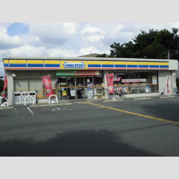 現地周辺 (ミニストップ大阪諸口5丁目店 550m)