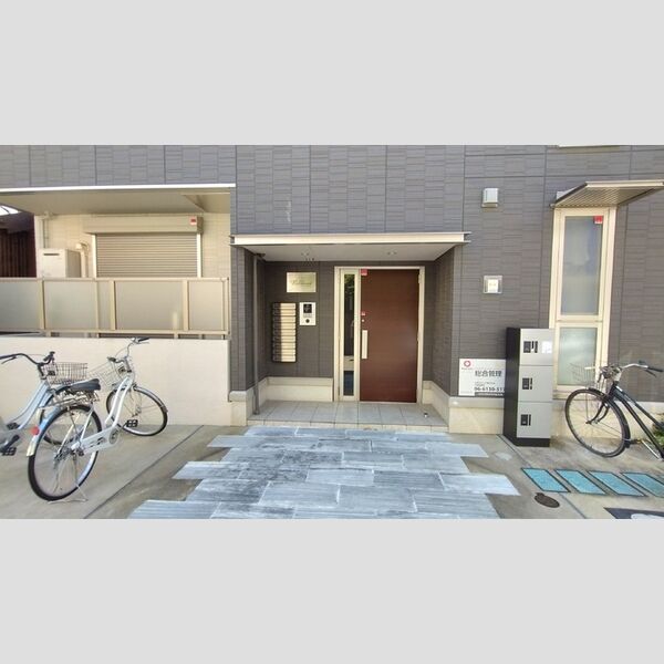 エントランス (エントランス)