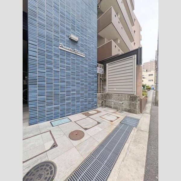 現地周辺 (駐輪場)