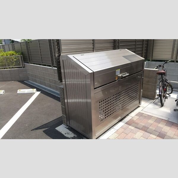 現地周辺 (アパート専用ゴミ庫)