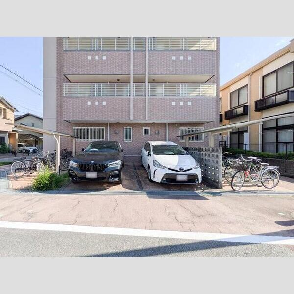駐車場 (駐車場)