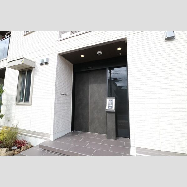 エントランス (エントランス)