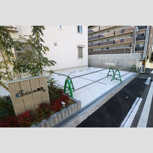 駐車場 (駐車場)