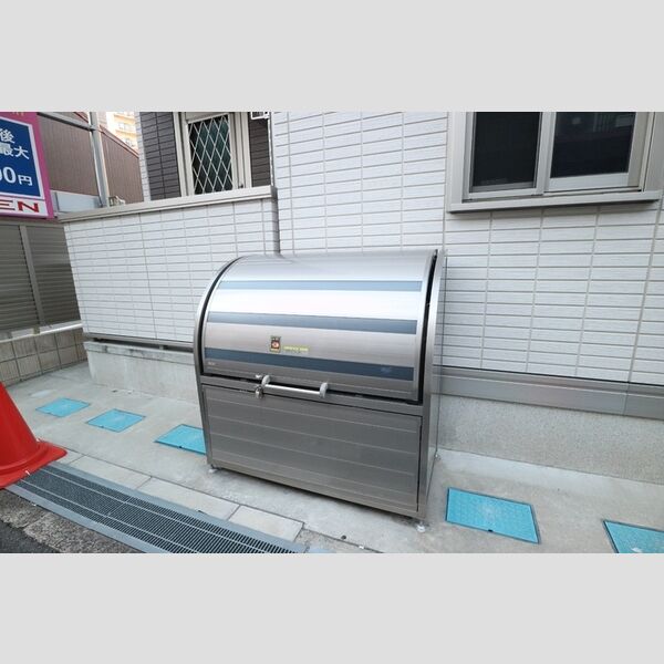 現地周辺 (ゴミ置き場)