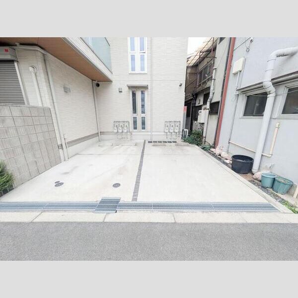 駐車場 (駐車場)