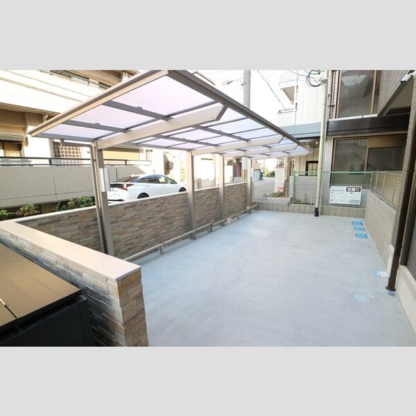 現地周辺 (駐輪場)