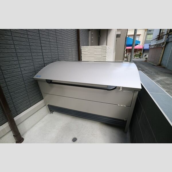 現地周辺 (ゴミ庫)