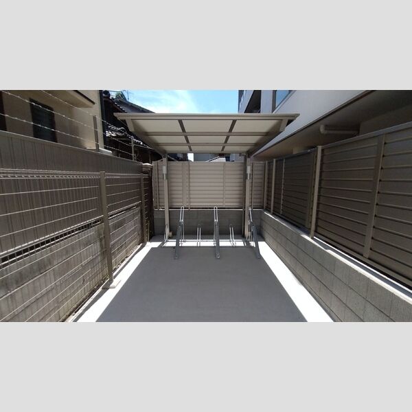 現地周辺 (駐輪場)