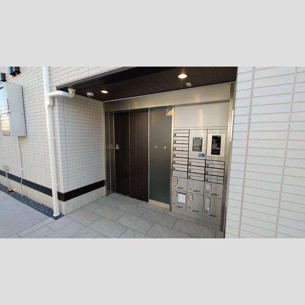 エントランス (エントランス)