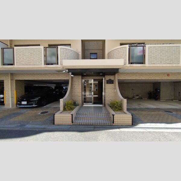 エントランス (エントランス)