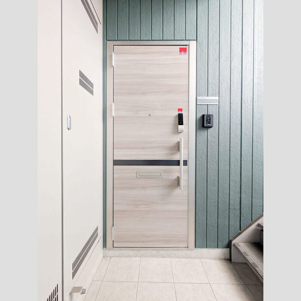 玄関 (玄関ドア)