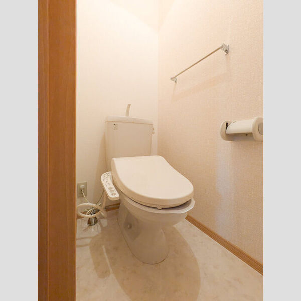 トイレ (トイレ)