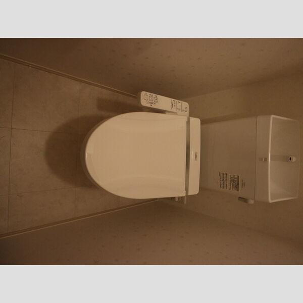 トイレ (温水洗浄暖房便座)