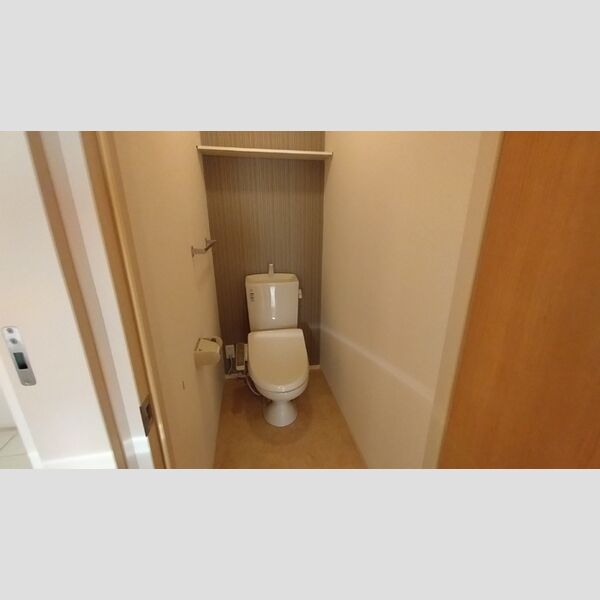 トイレ (トイレ)