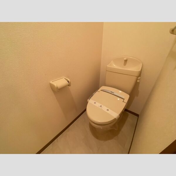 トイレ (トイレ)