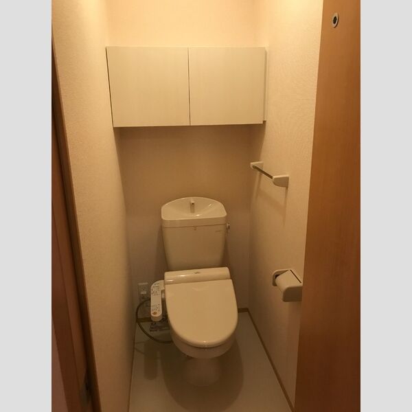 トイレ (トイレ)