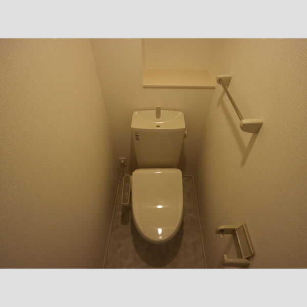トイレ (トイレ)