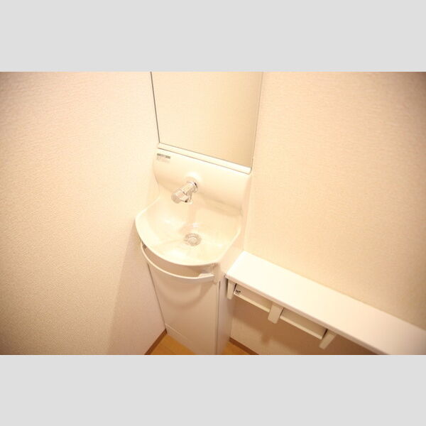 トイレ (トイレ手洗い台)