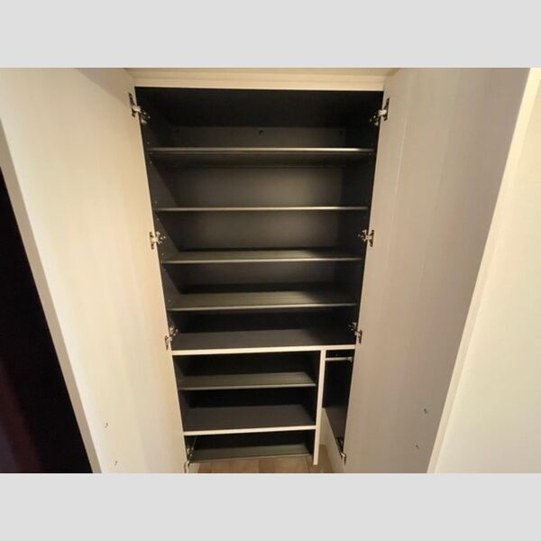 玄関 (シューズクローク)