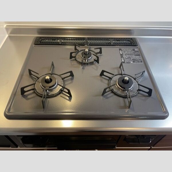 キッチン (3口コンロ)