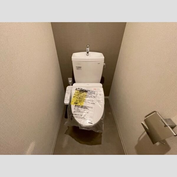 トイレ (トイレ)