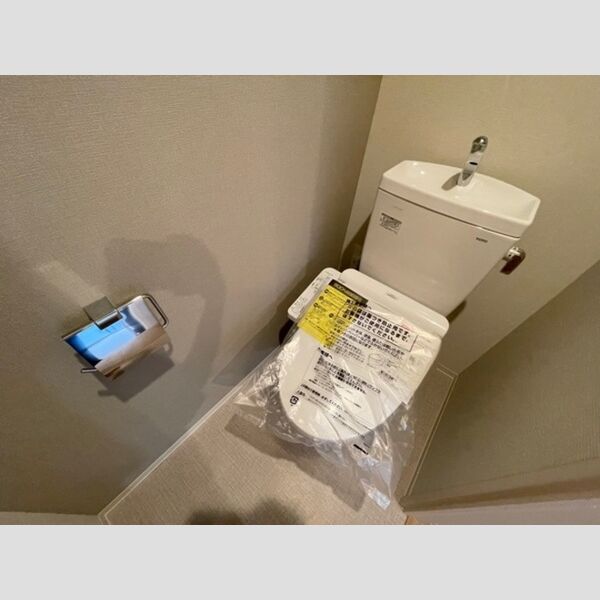 トイレ (トイレ)