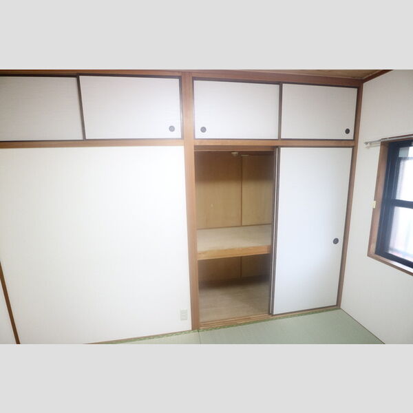 収納 (和室(押入れ))