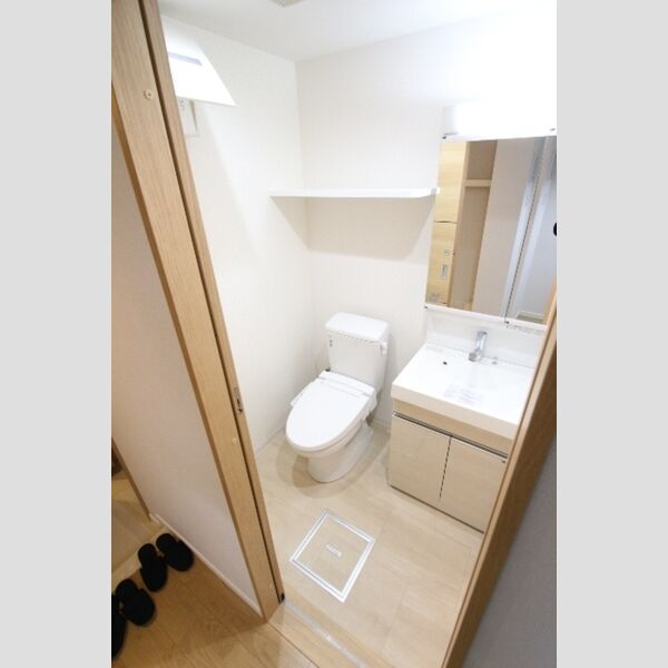 トイレ (洗面所)