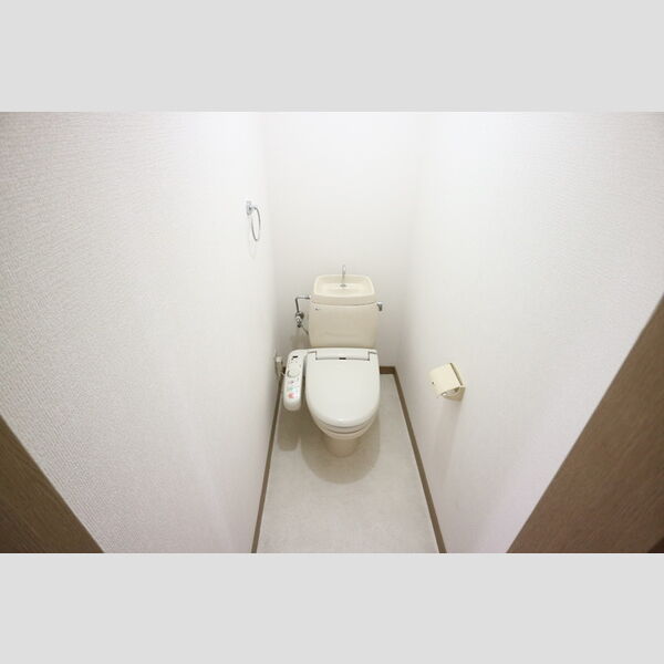 トイレ (トイレ)