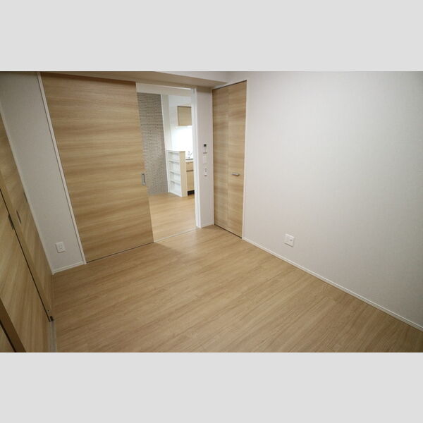 その他 (洋室　西側)