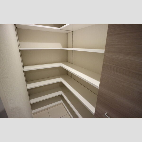 玄関 (シューズクローゼット)