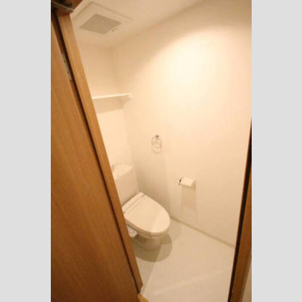 トイレ (トイレ)