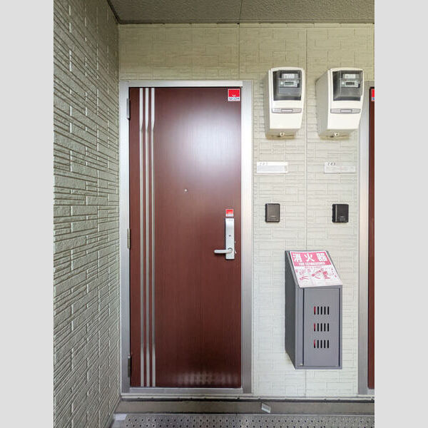 玄関 (玄関ドア)
