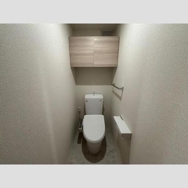 トイレ (トイレ)