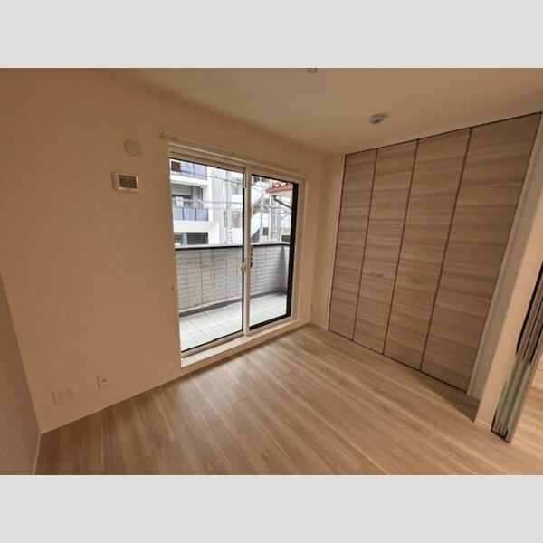 居室・リビング (洋室東)