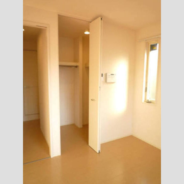 収納 (ゆったり収納のウォークインクローゼット♪)