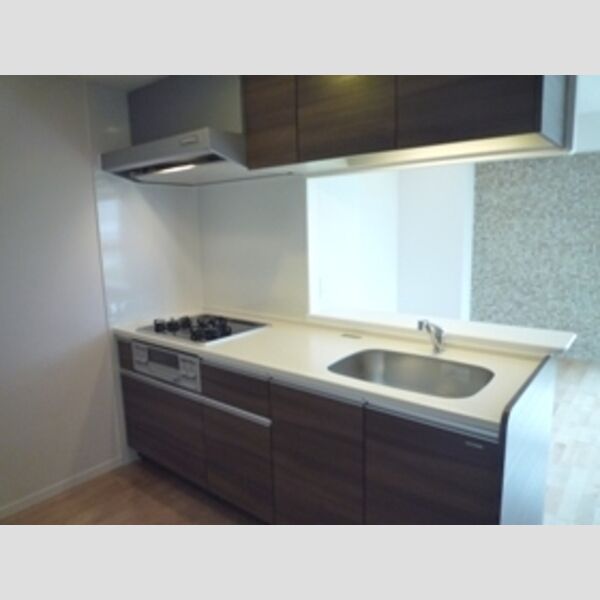 キッチン (キッチンは3口のグリル付き♪)