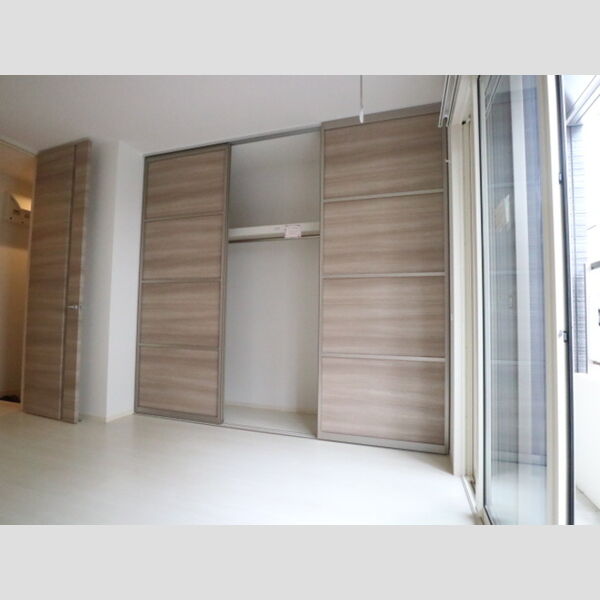 収納 (部屋一面に広がる収納)