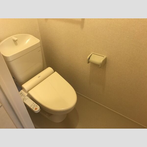 トイレ (トイレ)