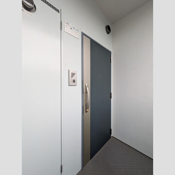玄関 (玄関ドア)