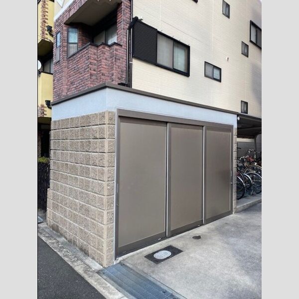 現地周辺 (ゴミ庫)
