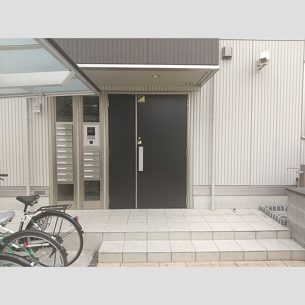 エントランス (エントランス)