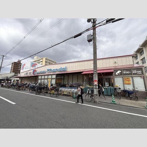 現地周辺 (万代矢田店)