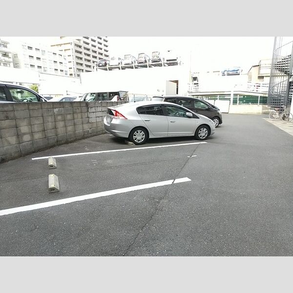 駐車場 (駐車場)