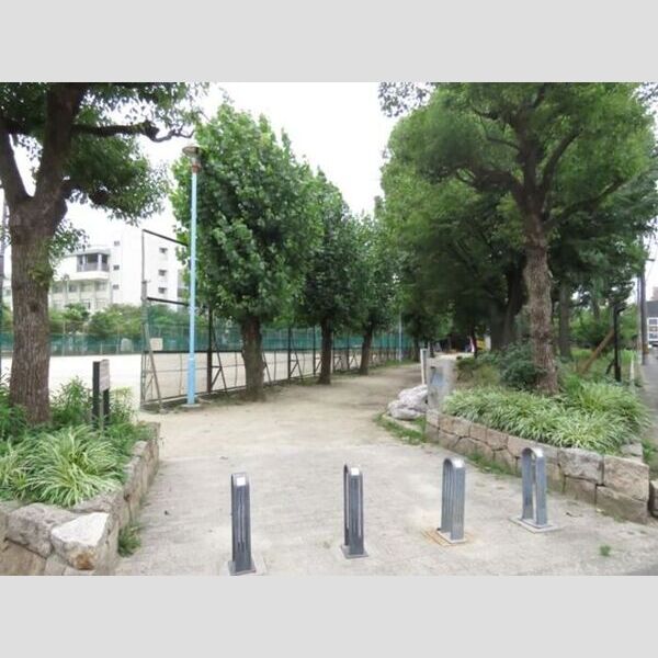 現地周辺 (玉津公園 290m)
