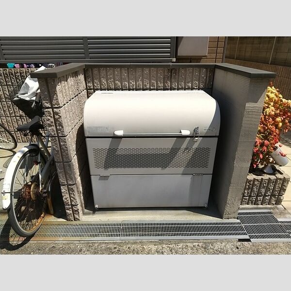 現地周辺 (ゴミ置き場)