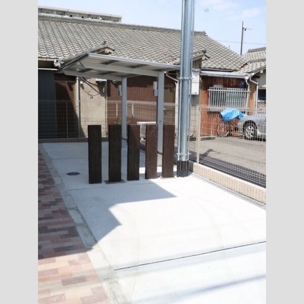 現地周辺 (駐輪場)