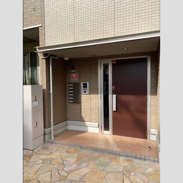 建物外観 (エントランス)