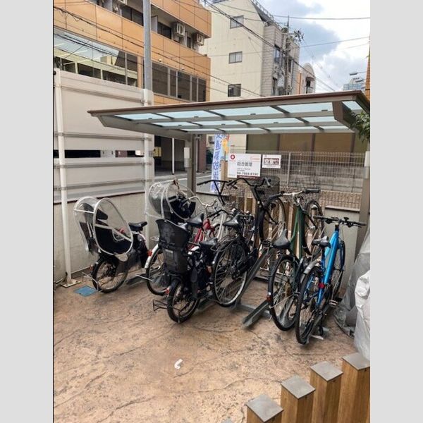 現地周辺 (駐輪場)