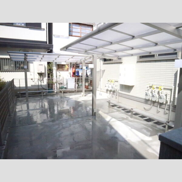 現地周辺 (駐輪場)